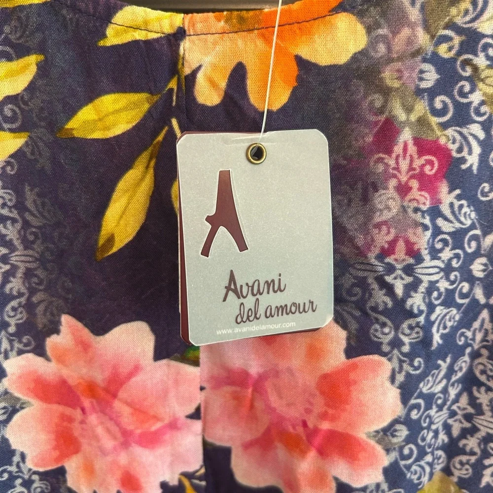 NWT Avani del amour floral bell sleeves top size S